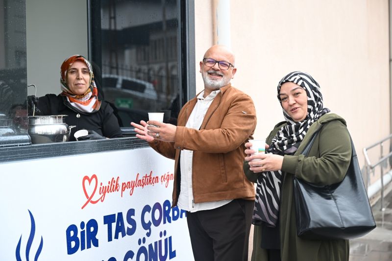Yeşilyurt’ta Hasta ve Yakınlarına Sıcak Çorba İkramı