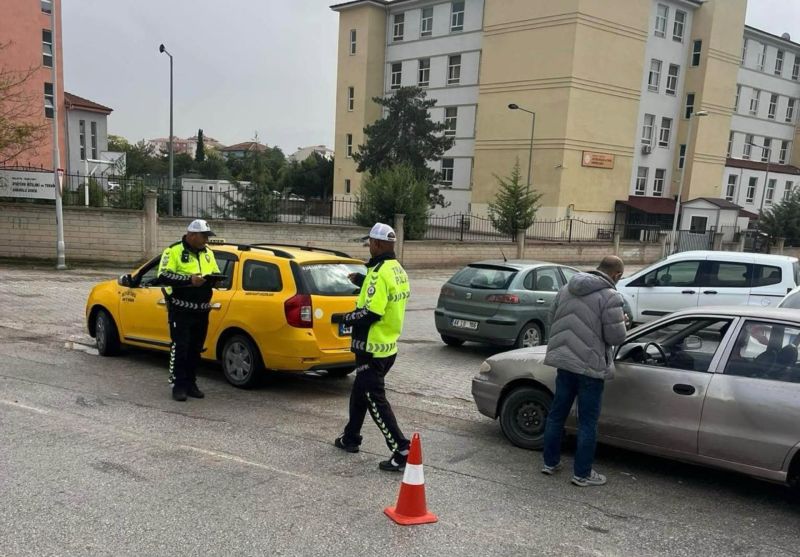 Malatya’da Okul Çevrelerinde Sıkı Denetim: 6 Bin 848 Kişi Sorgulandı