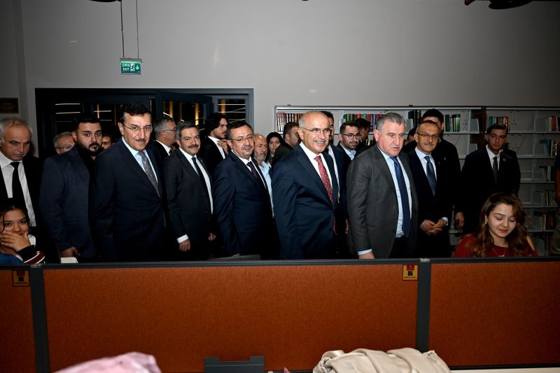 Şehir Kütüphanesi, Gençlik ve Spor Tesislerinin Açılışı Gerçekleştirildi