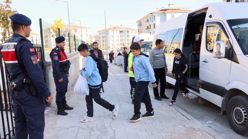 Malatya’da Okul Çevrelerine Sıkı Denetim: 704 Personel Görev Aldı