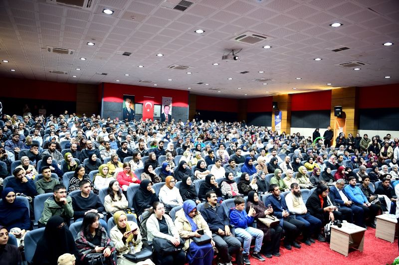 Malatya Kitap Fuarı’na Yoğun İlgi: Yazarlar Organizasyondan Memnun