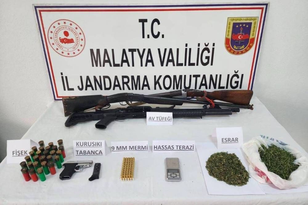 Uyuşturucu ve kaçak silah operasyonu