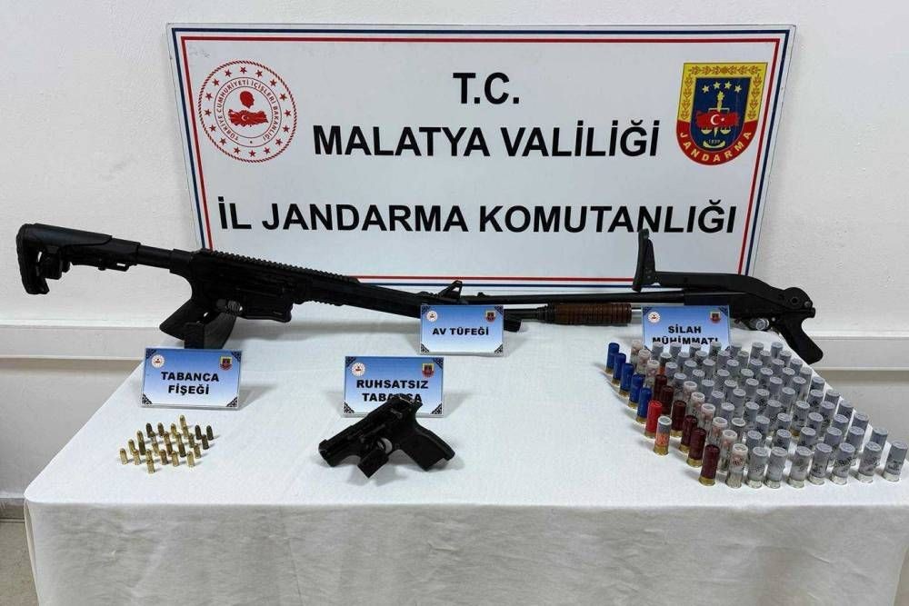 Silah ve mühimmat kaçakçılığına operasyon: 2 gözaltı