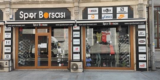 Halı Saha Maçlarında Performansı Etkileyen Kıyafet Seçimleri Nelerdir?