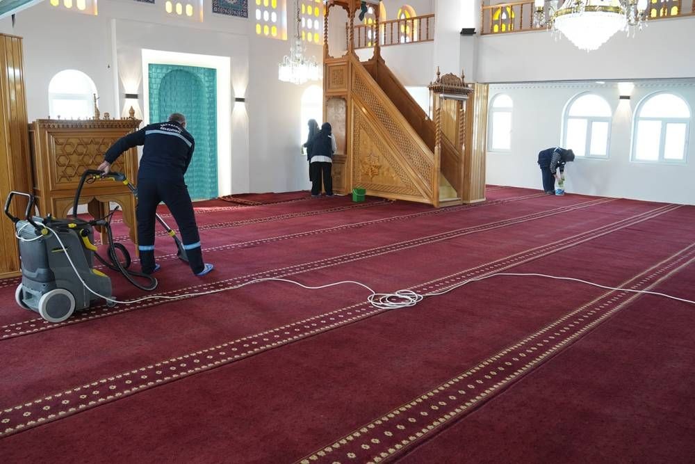 Battalgazi'de camiler bayrama hazırlanıyor