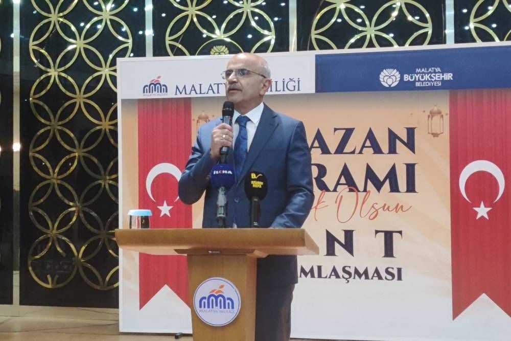 Başkan Er: Çocuklar Gazze'de bayram giysileri yerine bombardıman altında!