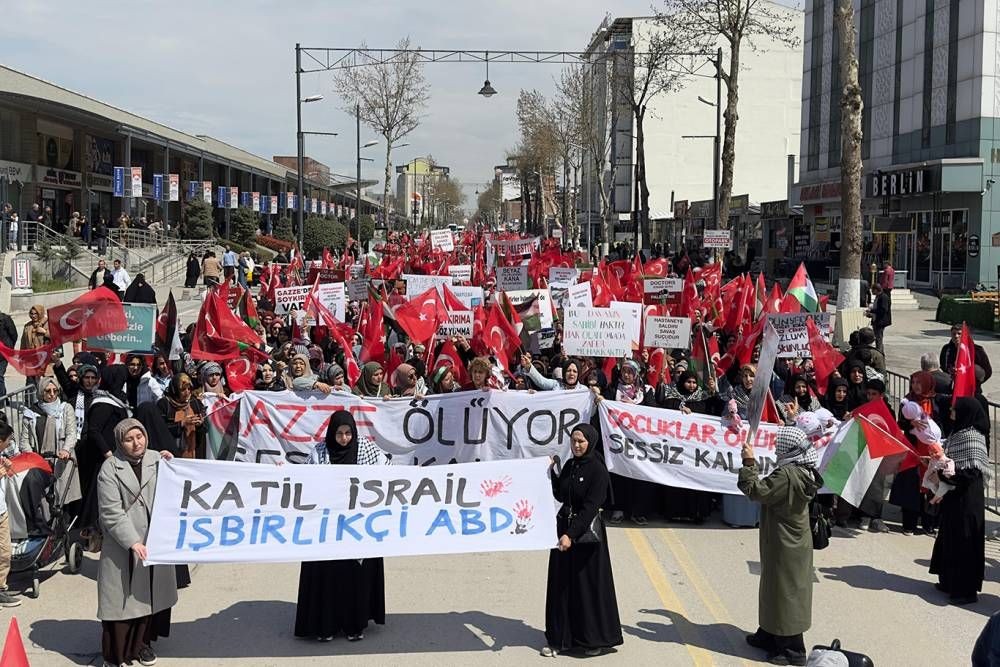 Onbinler Gazze'ye destek işgalci siyonistlere lanet etmek için yürüdü