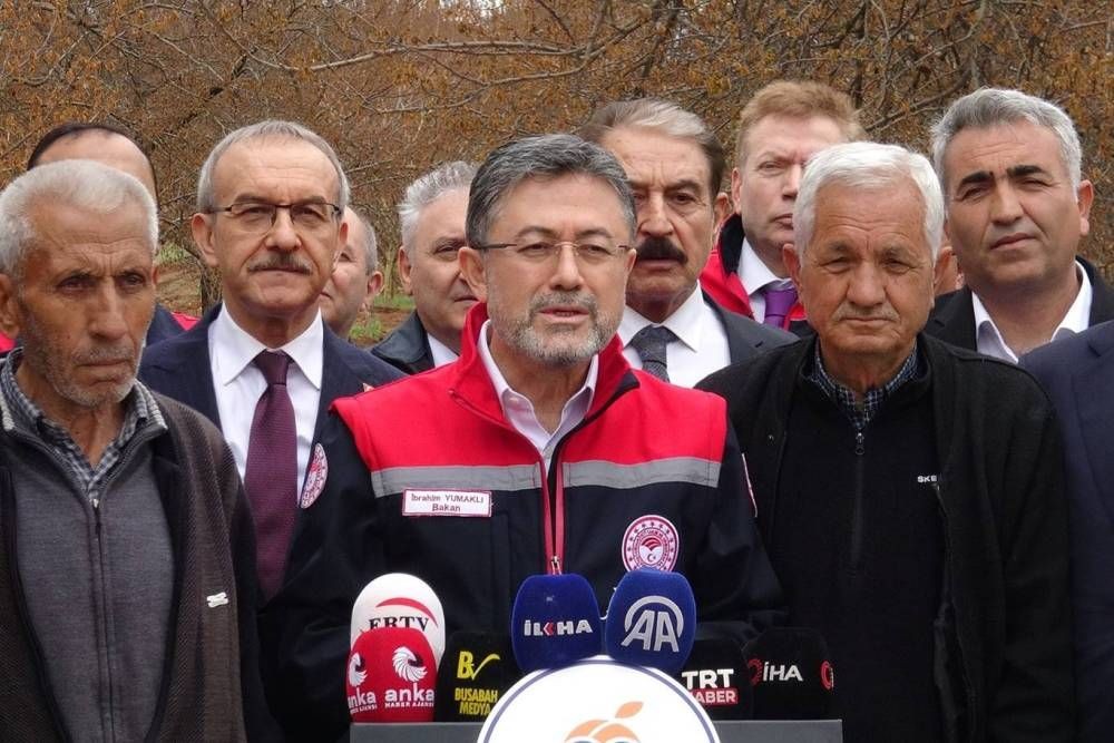 Bakan Yumaklı'dan zirai don hasarına ilişkin açıklama: Ödemeleri derhal yapılacak