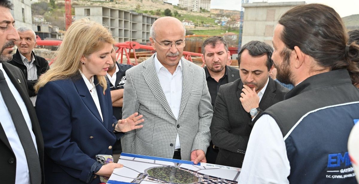 AK Parti Heyeti Akçadağ'a Çıkarma Yaptı