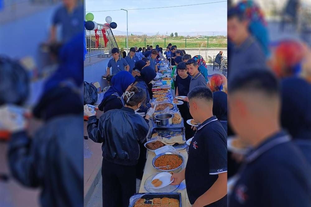 Liseli öğrencilerden Gazze'ye anlamlı destek