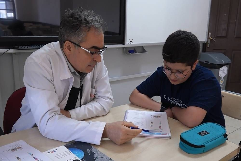 Büyükşehir Belediyesi semt konağı öğrencileri bursluluk sınavına hazır