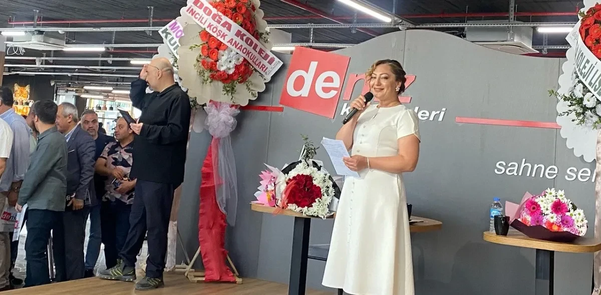 Fatma Ersekman, İlk Şiir Kitabının Galasında Okuyucularıyla Buluştu