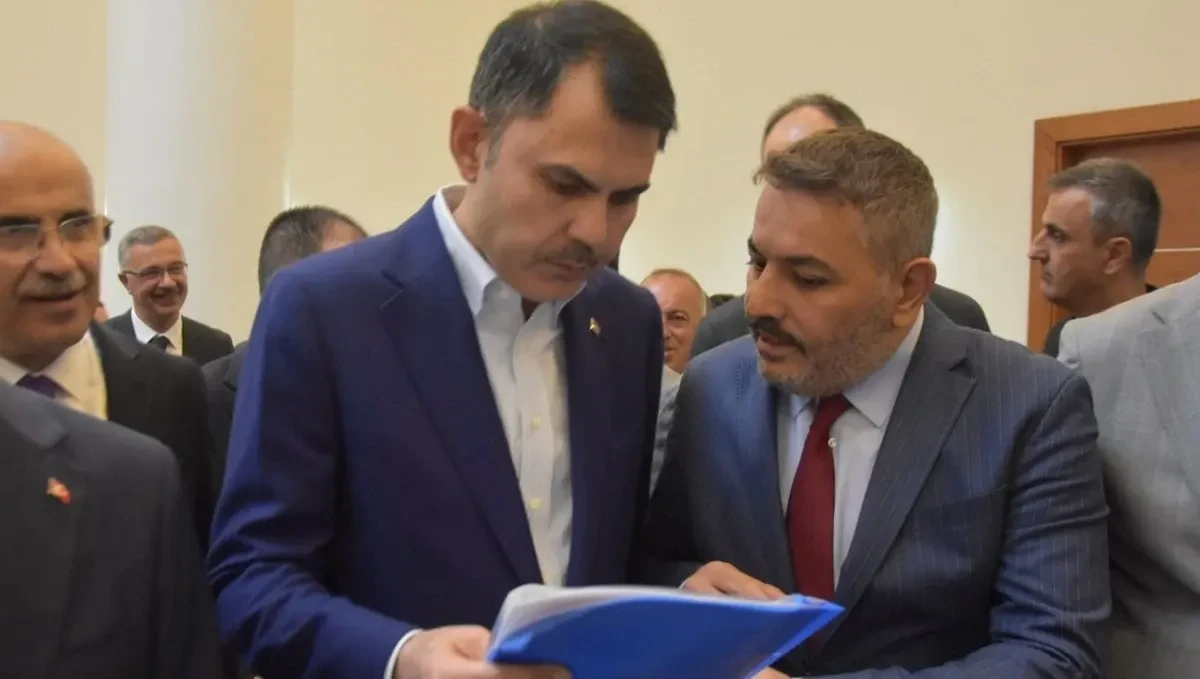 Başkan Sadıkoğlu, şehrin taleplerini Bakan Kurum’a sundu