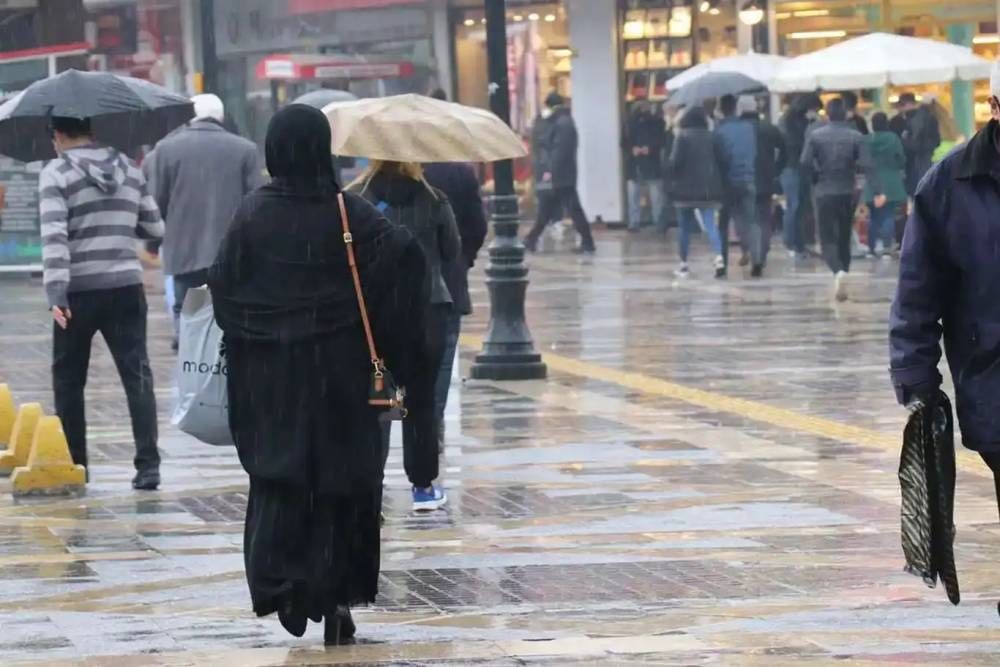 Meteoroloji'den 11 kente "sarı" kodlu sağanak uyarısı