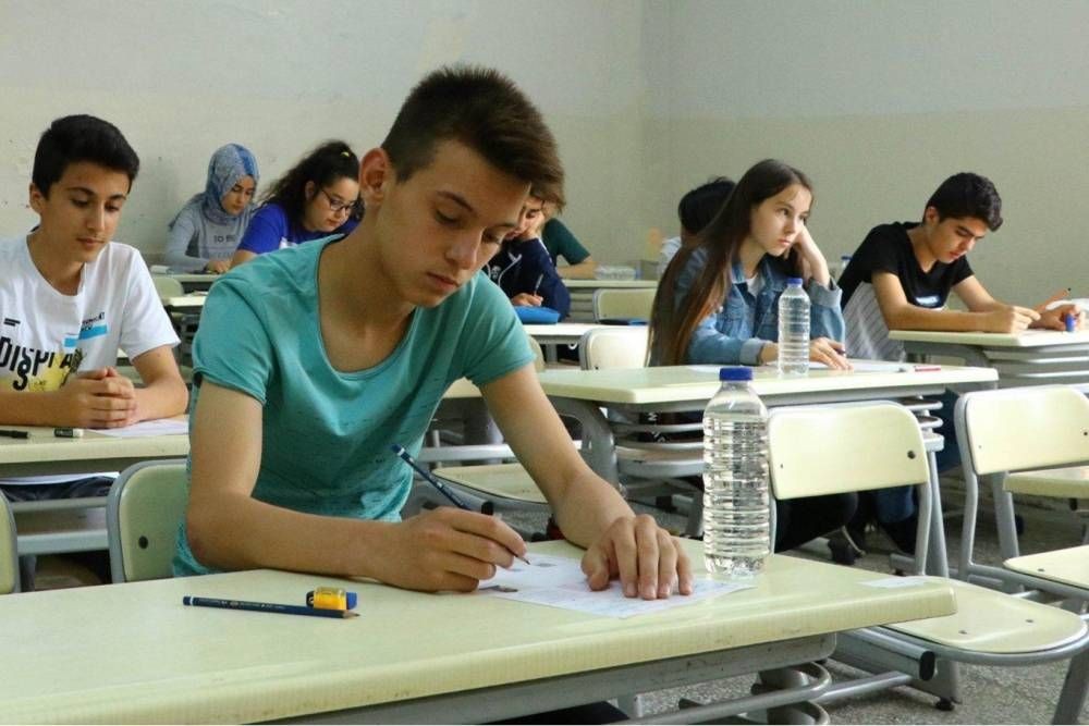 BM Genel Kurulu, Gazze'de derhal ateşkes talep eden kararı kabul etti