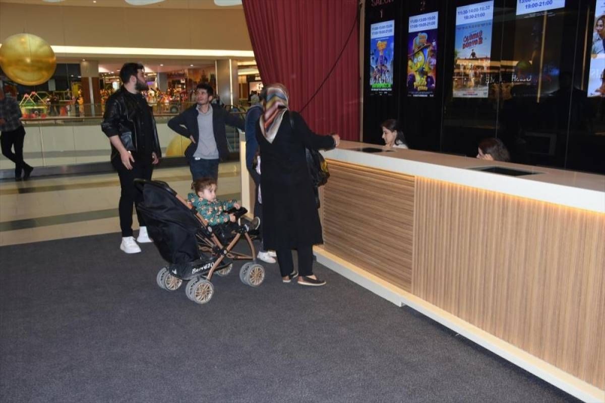 Deprem sonrasında sinemasız kalan Malatya yeniden "beyaz perde"yle buluştu