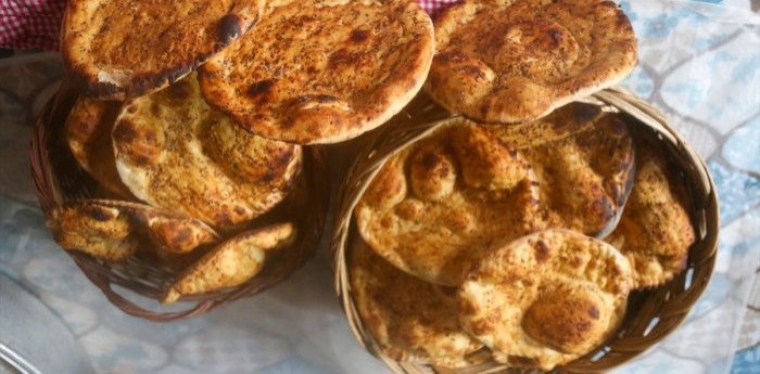 Malatya'nın yöresel ekmeğini yaparak il dışına gönderiyor