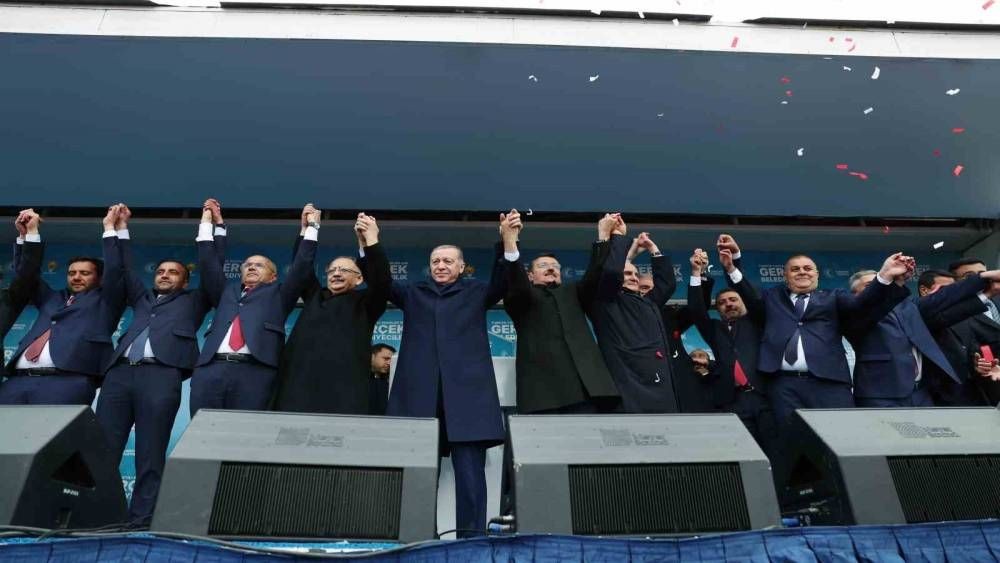 "Türkiye bugüne kadar ne çektiyse zübük siyasetçi tiplerinden çekti”