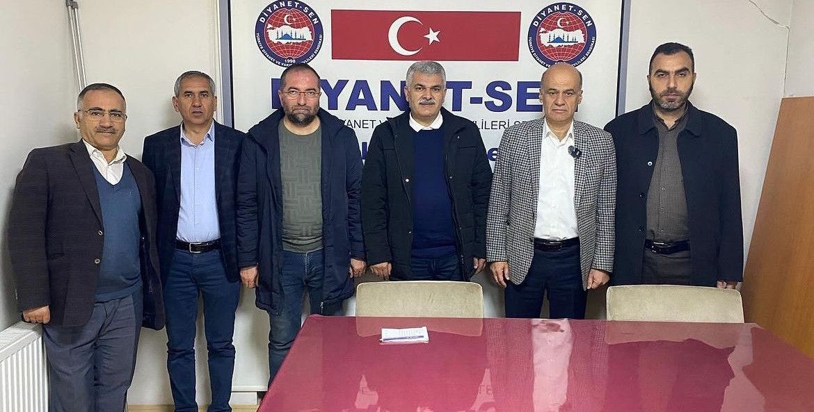 "Cadde ve Sokaklara Kurulan Taziye Çadırları Yerine Taziye Evleri Yapılmalı"