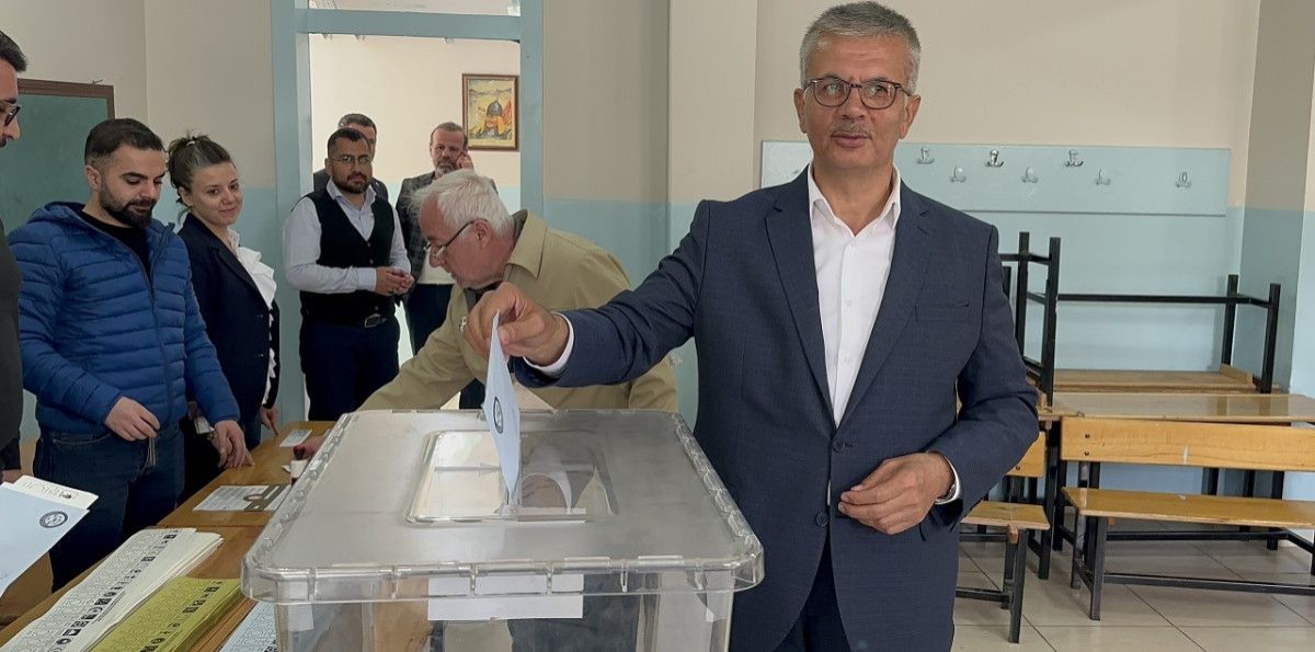 Büyükşehir Bağımsız Başkan Adayı Prof. Dr. Gezer, Oyunu Kullandı