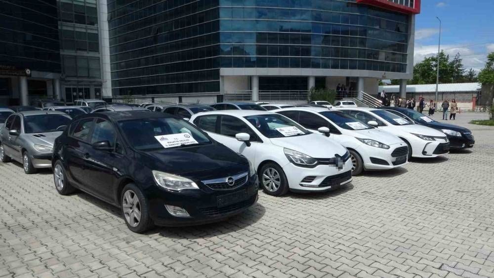 Araçların şasi ve motor numaralarını değiştirerek satan zanlılara operasyon