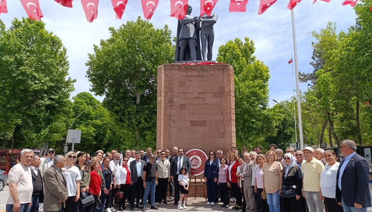“Milli Bayramlara Sahip Çıkan ve Çelengini Şerefle Anıta Getiren Tek Parti CHP’dir”