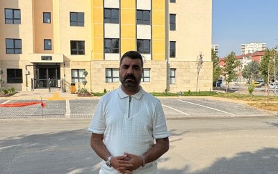 Başkan Akkaya : Anahtarı verdiniz,konutlar hazır,vatandaş niye taşınamıyor