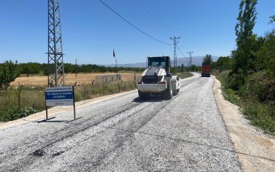 Malatya Büyükşehir Belediyesi ilçelerdeki yolları yeniliyor