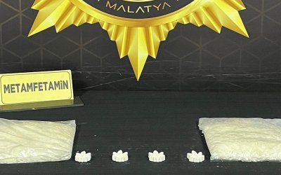 Uyuşturucu operasyonu: 841 gram metamfetamin ele geçirildi