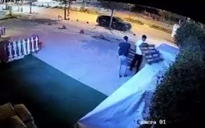 Malatya'da hırsızlık anı güvenlik kamerasında