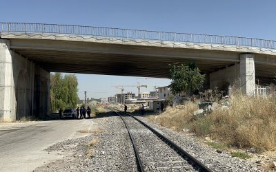 Trenin çarptığı adam kurtarılamadı