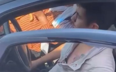 MOTAŞ şoförü tartıştığı genç sürücüyü annesinin yanında darp etti