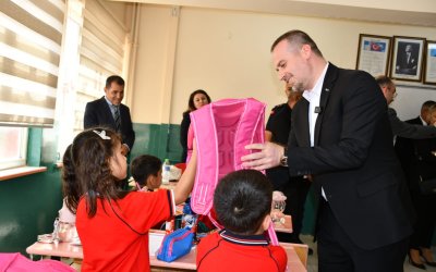 Malatya'da 3 bin öğrenciye kırtasiye yardımı