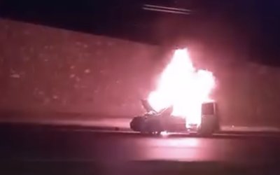 Malatya’da seyir halindeki hafif ticari araç alev alev yandı