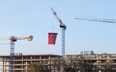 Vinç Operatöründen 29 Ekim’e Anlamlı Kutlama