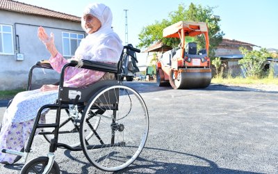 Yeşilyurt Belediyesi, 90 Yaşındaki Gülistan Teyze’nin Yol Talebini Yerine Getirdi