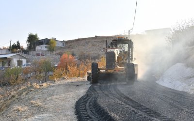 Yeşilyurt Belediyesi, Banazı’nın Yollarını Yeniliyor