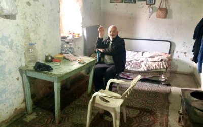 Depremzede Hüseyin Amca Yıkık Evinde Yaşam Mücadelesi Veriyor