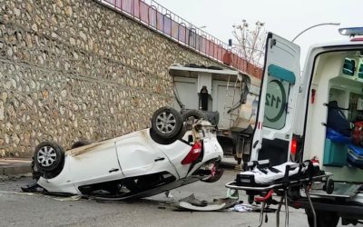 Okul Önünde Faciadan Dönüldü: El Freni Çekilmeyen Araç Öğrenciyle Birlikte Uçuruma Yuvarlandı