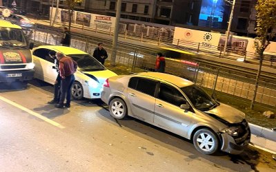Alt Geçit Girişinde Zincirleme Kazalarda Trafiği Aksattı