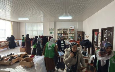 Malatya İHH’dan Yetim, İhtiyaç Sahibi ve Mülteci Ailelere Kışlık Mont ve Kıyafet Desteği