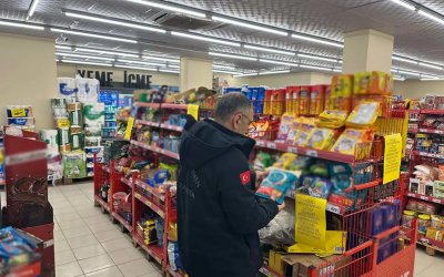 Şanlıurfa’da 1,5 milyon TL’lik tarihi geçmiş ürünlere el konuldu