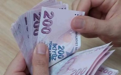 Emeklilerin maaş farkları hesaplara yatırıldı