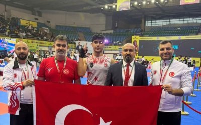 Malatyalı Sporcu İshak Kocaman’dan Hindistan’da Altın Madalya