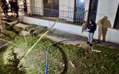 Balkondan Düşen Genç Kız Ağır Yaralandı