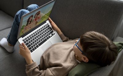 Uzmandan Ailelere Kritik Uyarı: “Ekran Süresi Gelişimin Birçok Alanını Etkiliyor”