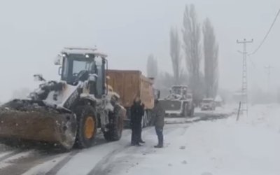 Darende’de Kara Saplanan Karayolları Ekibi Kurtarıldı