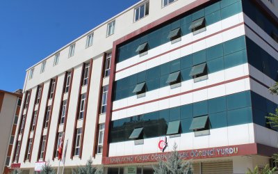 Ramazan’da Protokol İftarları, Yurtta Açlık ve Skandal Sofralar!