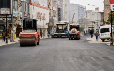 Adıyaman’da Gölbaşı Caddesi’nde Yol Yenileme Çalışmaları Hız Kesmeden Devam Ediyor