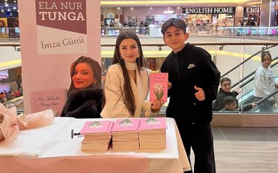 Yazar Ela Nur Tunga’ın İmza Standına Yoğun İlgi